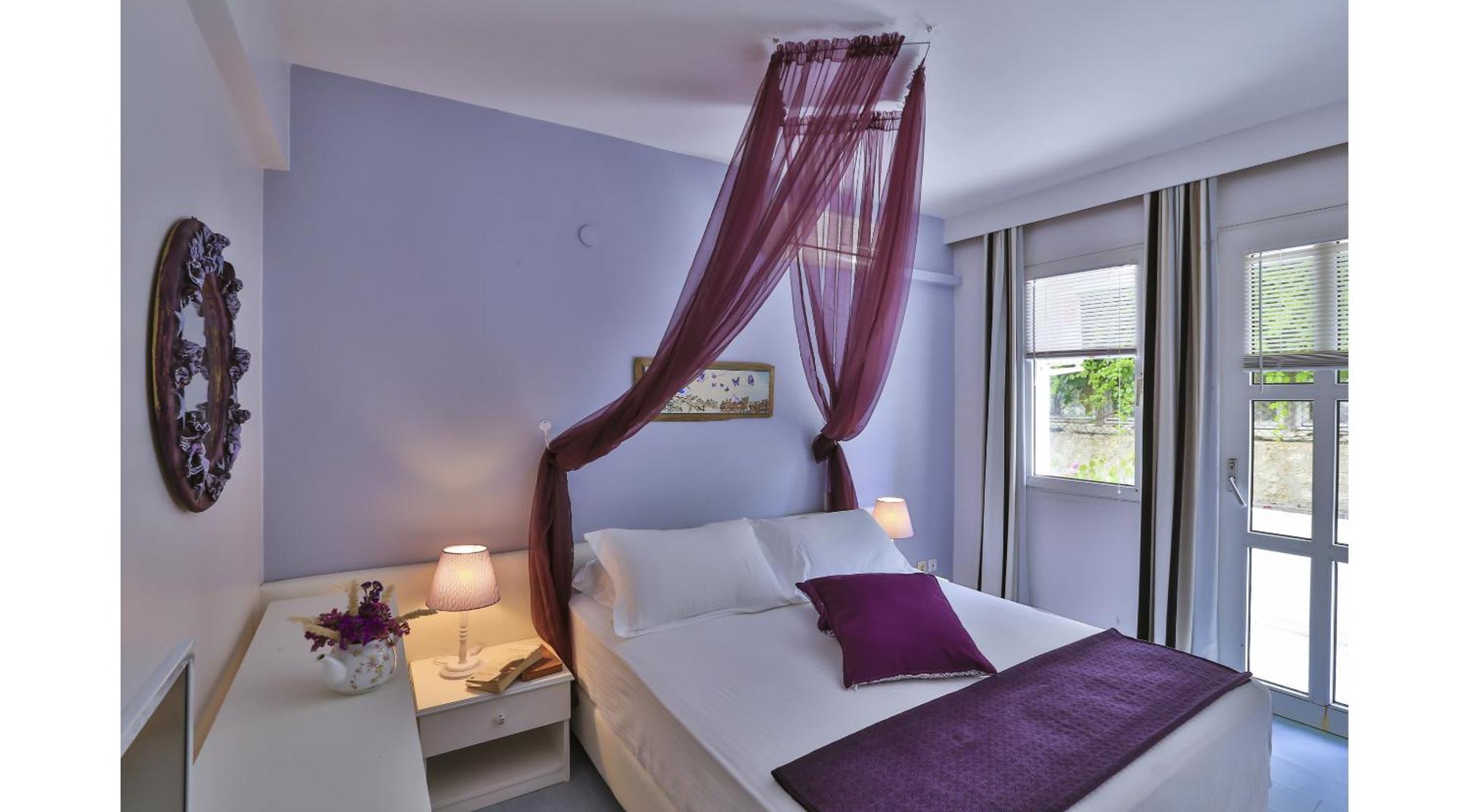Palas Ilica Çeşme Luaran gambar