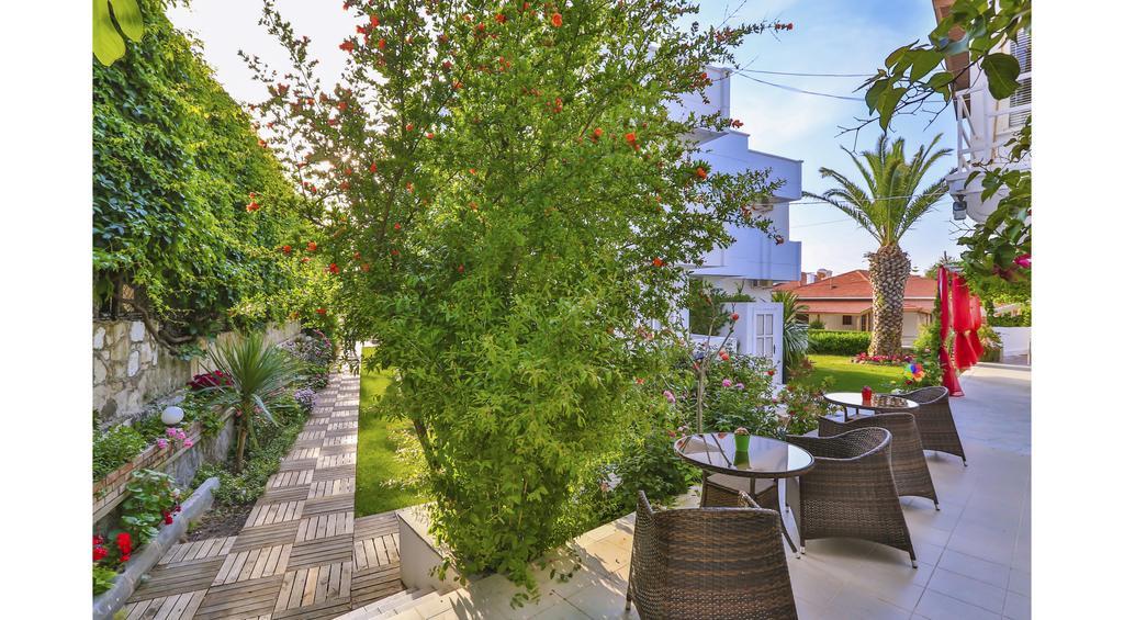 Palas Ilica Çeşme Luaran gambar