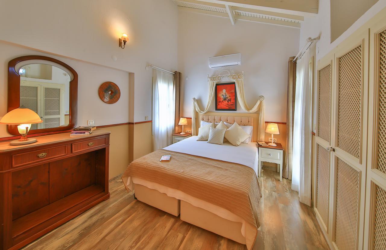 Palas Ilica Çeşme Luaran gambar