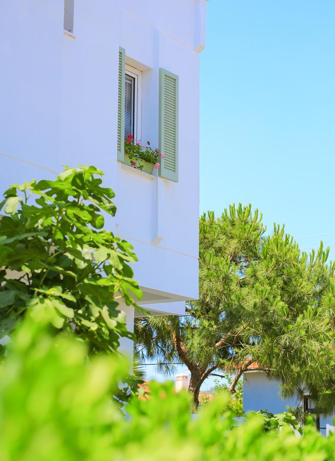 Palas Ilica Çeşme Luaran gambar