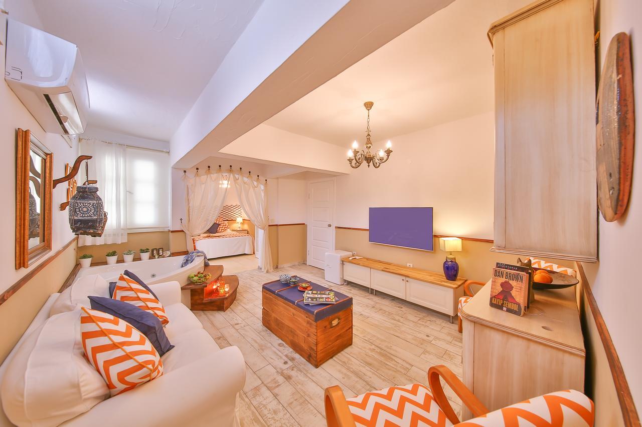 Palas Ilica Çeşme Luaran gambar