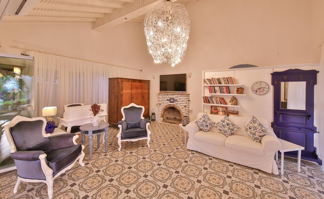 Palas Ilica Çeşme Luaran gambar