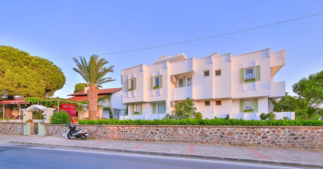 Palas Ilica Çeşme Luaran gambar