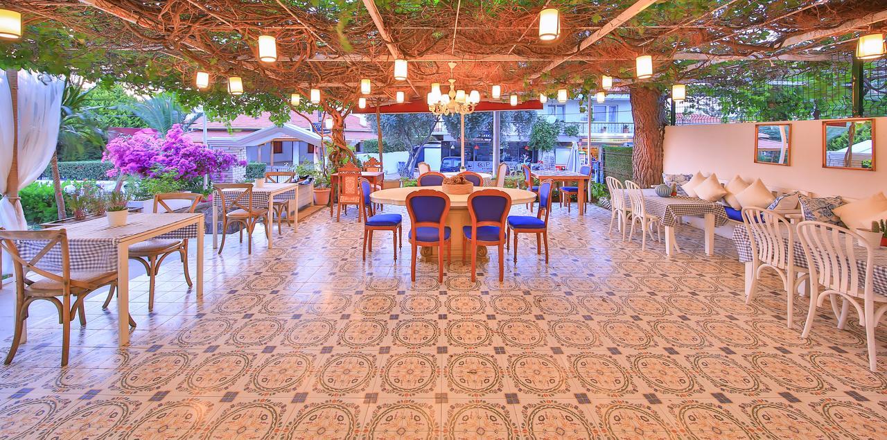 Palas Ilica Çeşme Luaran gambar