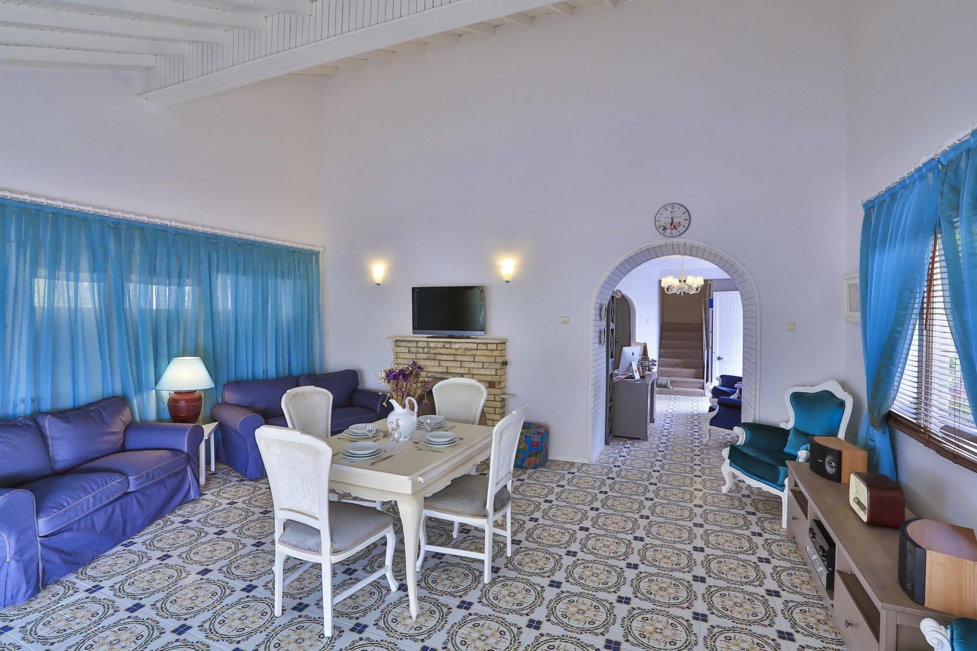 Palas Ilica Çeşme Luaran gambar